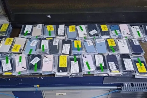 PRF intercepta carga de celulares avaliada em meio milhão de reais na BR 116