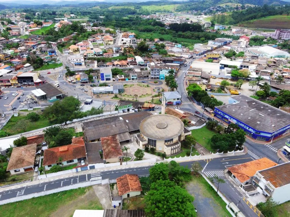 Cajati recebe exposição gratuita do artista premiado Miro Luz