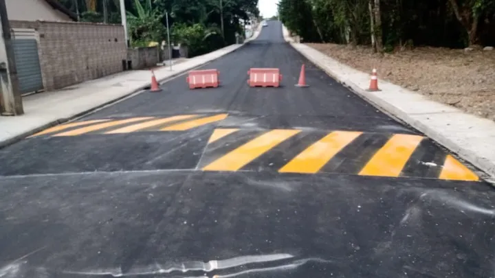 OBRAS DE PAVIMENTAÇÃO AVANÇAM EM PARIQUERA-AÇU