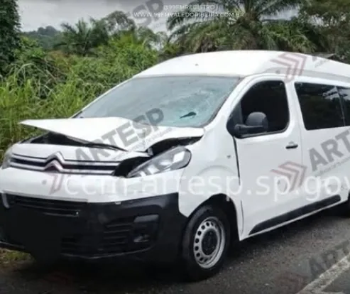 ACIDENTE GRAVE DEIXA UM MORTO E UM FERIDO NA SP-055