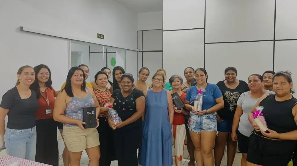 MÃES ATENDIDAS PELO PAIF CELEBRAM O DIA DAS MÃES NO CRAS