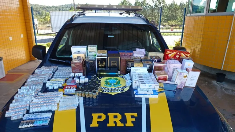 PRF APREENDE GRANDE CARGA DE MEDICAMENTOS IRREGULARES E PRODUTOS CONTRABANDEADOS NA RÉGIS BITTENCOURT