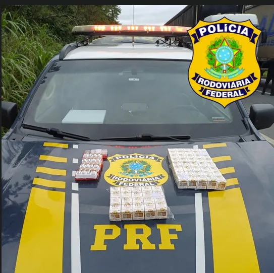 PRF APREENDE CENTENAS DE AMPOLAS DE EMAGRECEDORES ILEGAIS NA RÉGIS BITTENCOURT