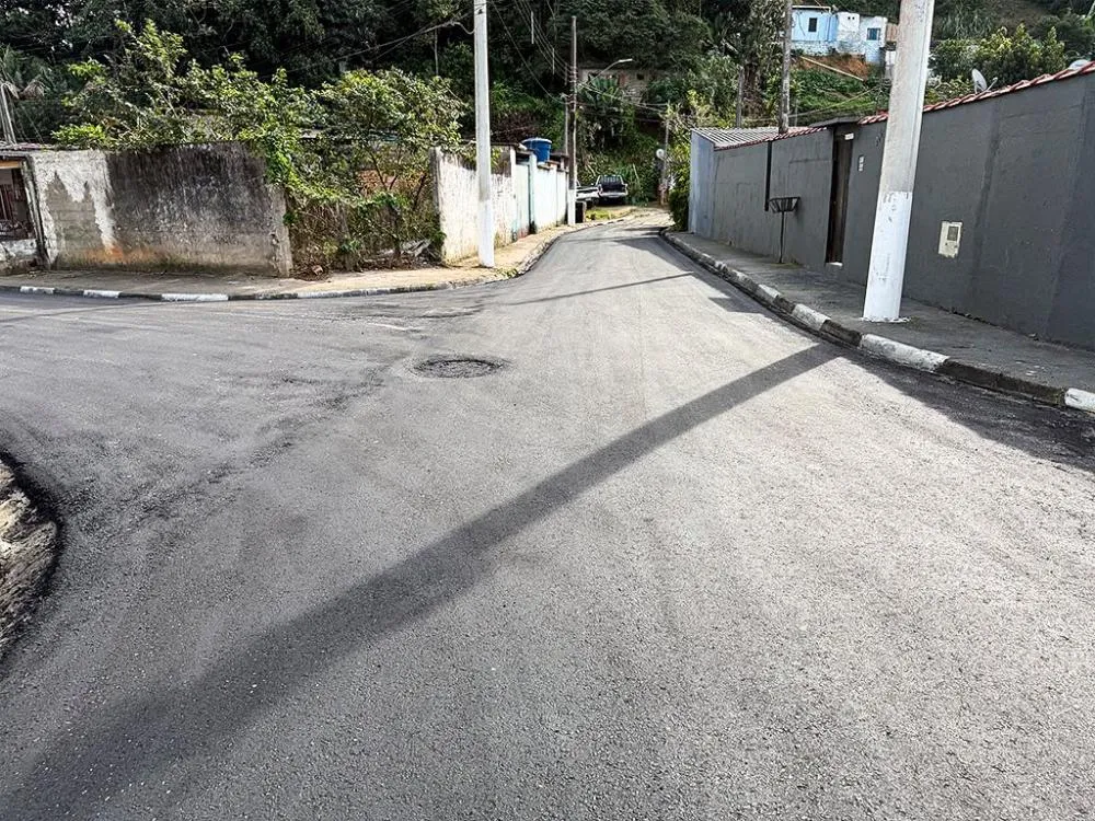 PREFEITURA AVANÇA COM OBRAS DE RECAPEAMENTO E DRENAGEM EM SETE BARRAS