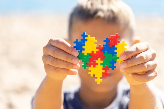 PARIQUERA-AÇU ESTABELECE VALIDADE INDETERMINADA PARA LAUDO DE AUTISMO